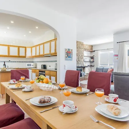 #052 V4 Mimosas By Holidays Villa